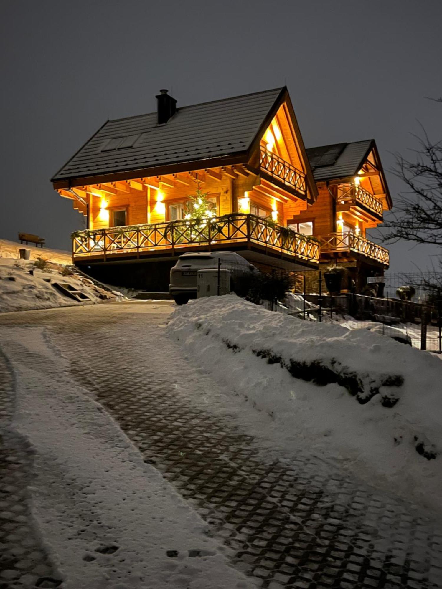 Houten Vakantiewoning "Reisnaarpolen" Royaal Ontbijt, Sauna En Hottub Czarna Góra المظهر الخارجي الصورة