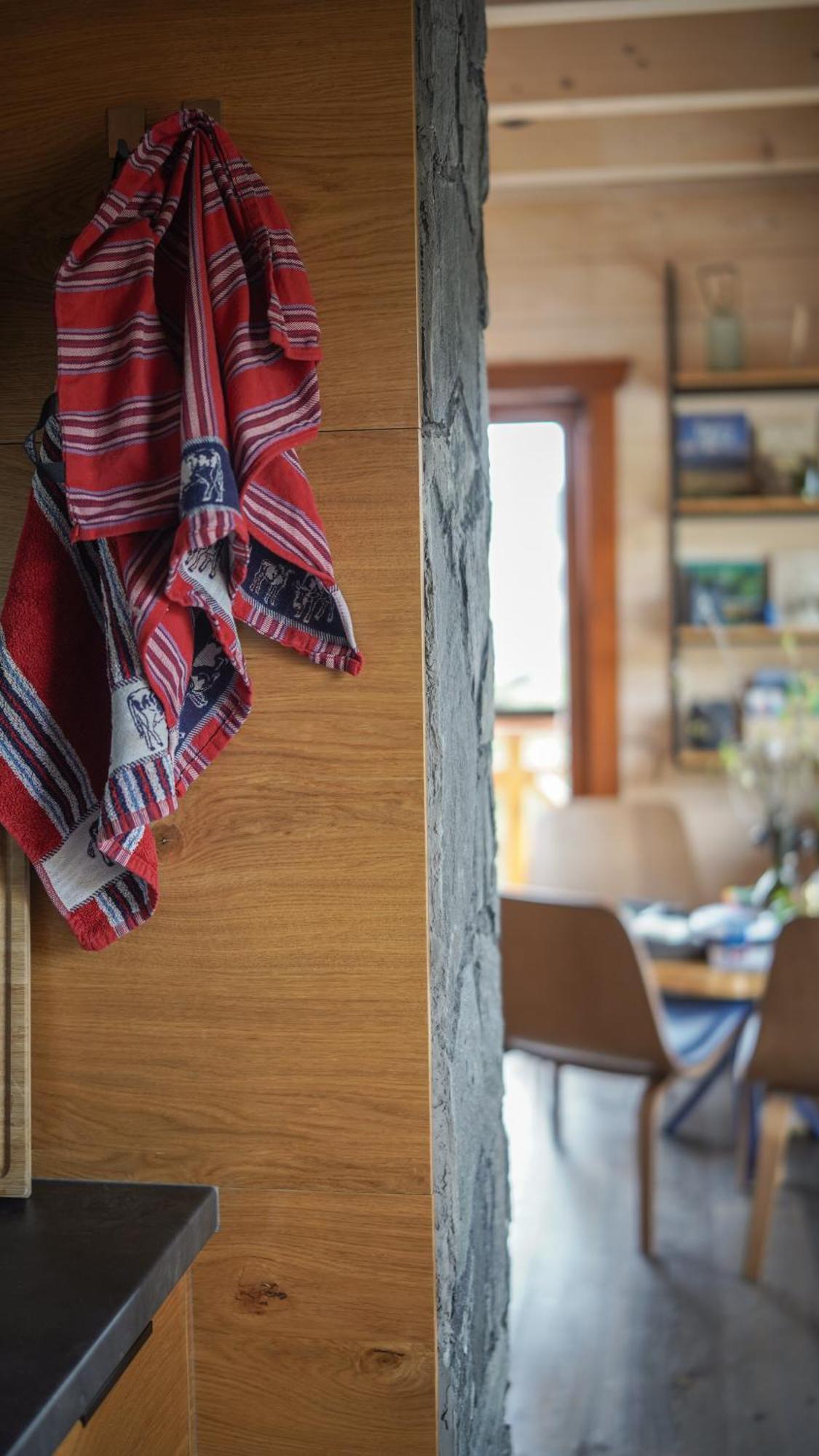 Houten Vakantiewoning "Reisnaarpolen" Royaal Ontbijt, Sauna En Hottub Czarna Góra المظهر الخارجي الصورة