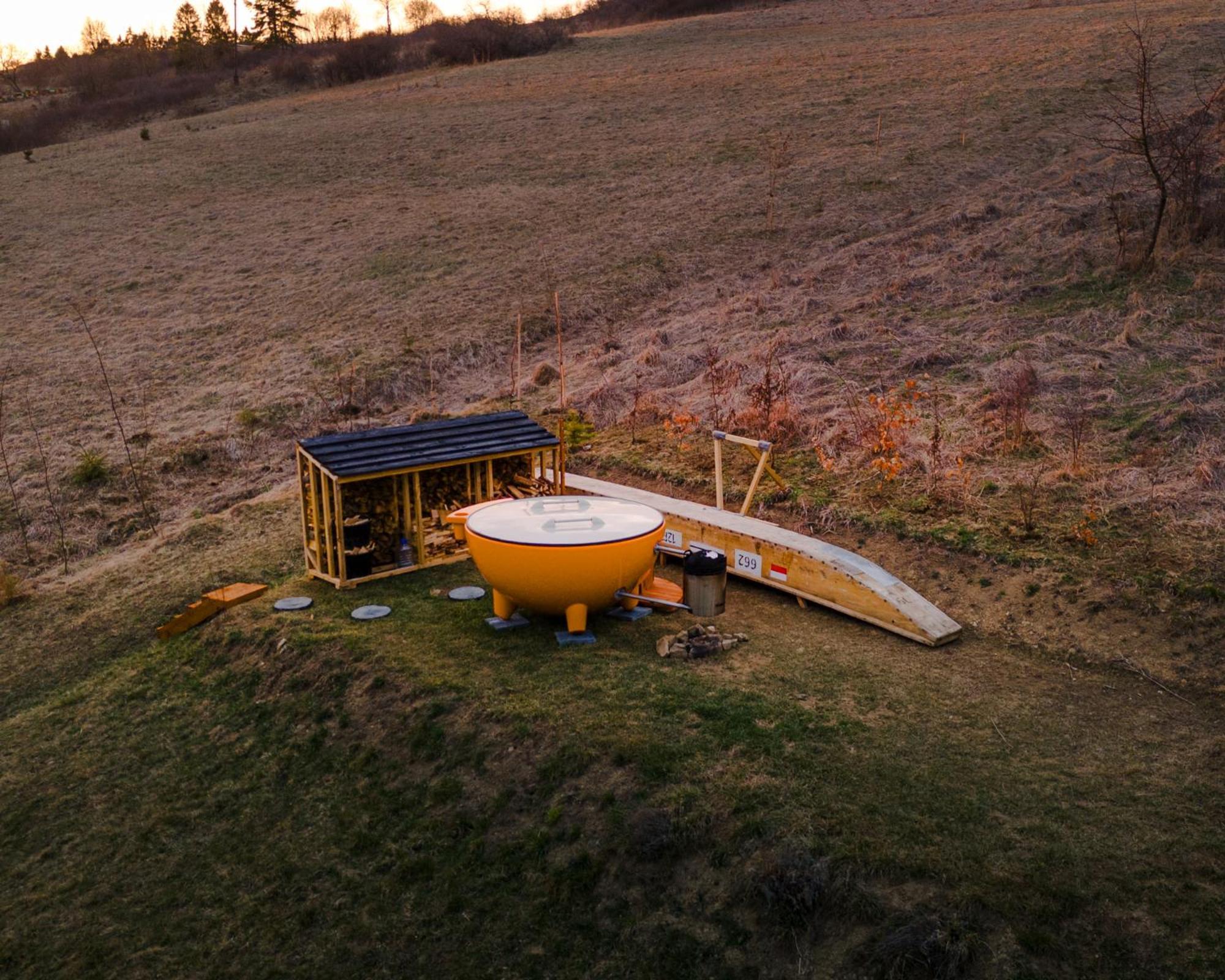Houten Vakantiewoning "Reisnaarpolen" Royaal Ontbijt, Sauna En Hottub Czarna Góra المظهر الخارجي الصورة